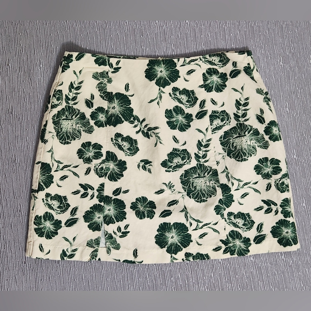 Skirt Reserved Brand Green And Cream Floral Linen And Polyester Size Medium New